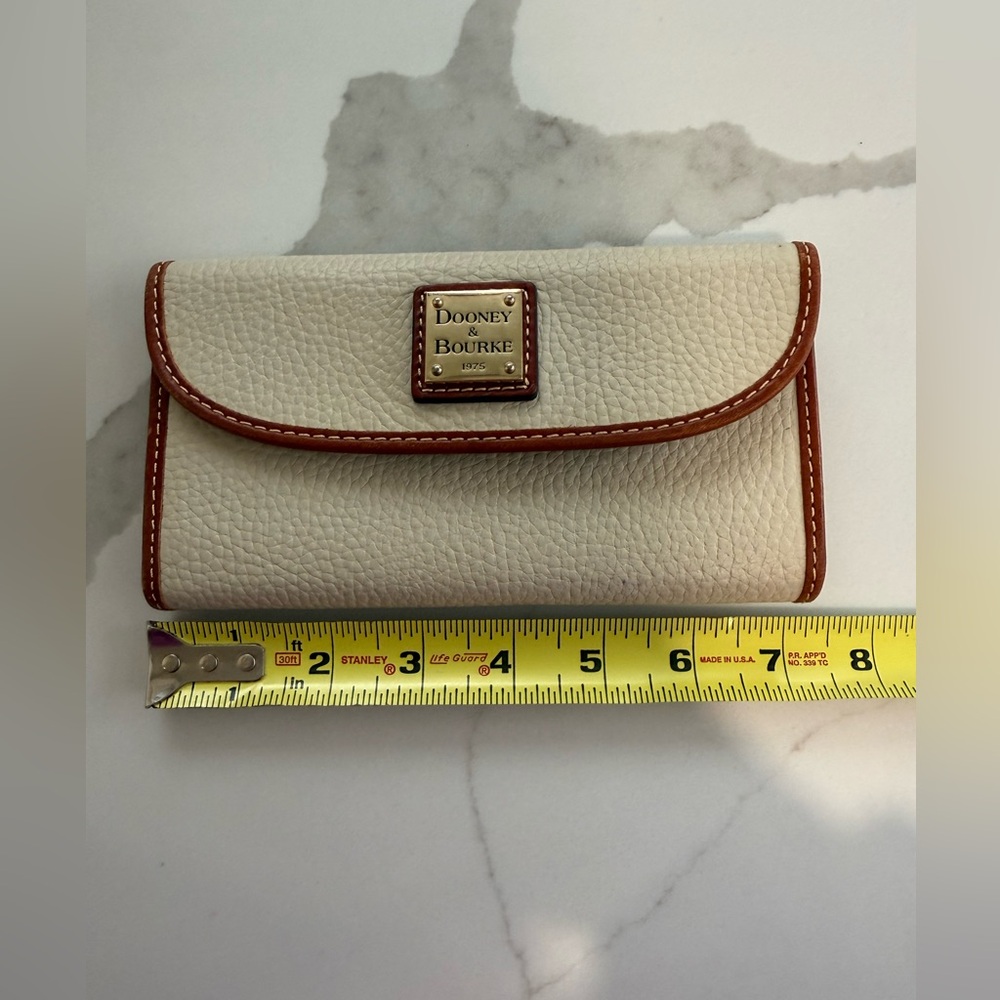 Dooney & Bourke Cream Pebble Leather Wallet with Brown Trim and Brass Plaque - Picture 6 of 8